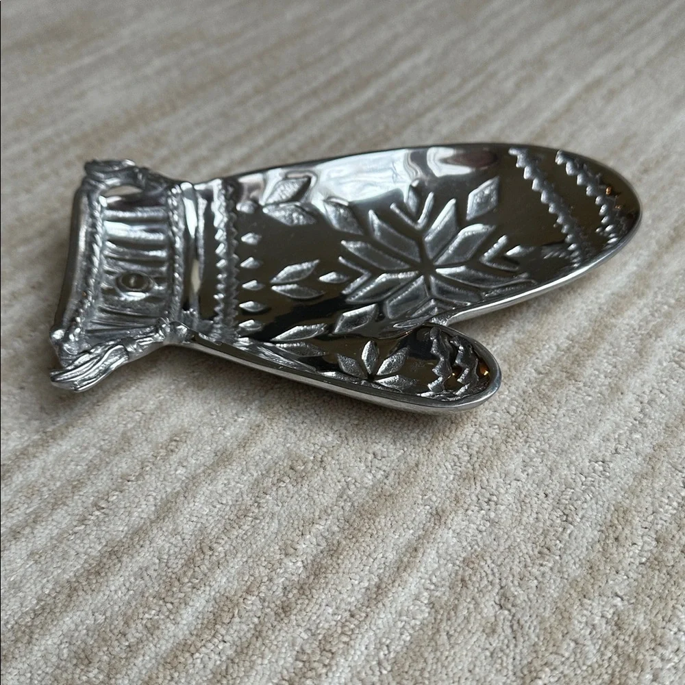 Mariposa Mitten Dish Brillante Cast Aluminum Serving Dish Candy Dish Trinket